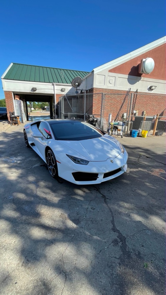 Magic Bubble Hand Car Wash showcase — Lamborghini Huracán